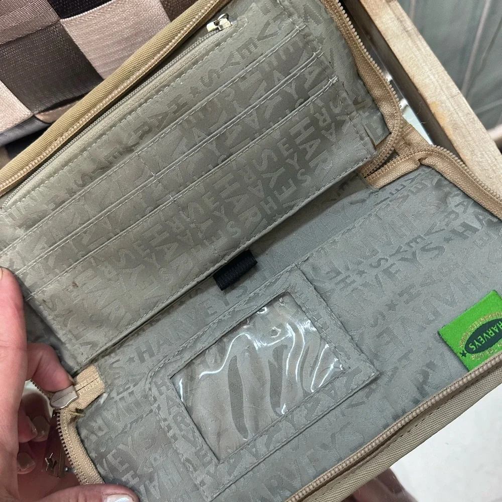 Harvey's seat belt bag and wallet - Picture 6 of 6